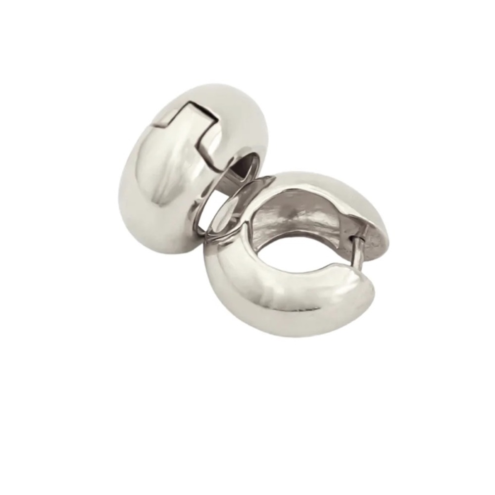 HOUSE OF HARLOW 1960 Silver Tone Huggie Hoop Earrings Chunky NIB